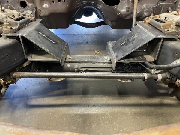 2003 'N Newer Bolt over Cradle - Image 3